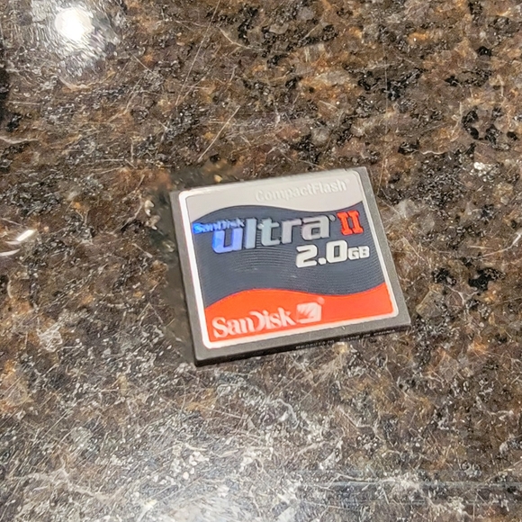 CANON EOS 10D Digital & Canon 28-80mm Lens, Complete - Picture 9 of 17